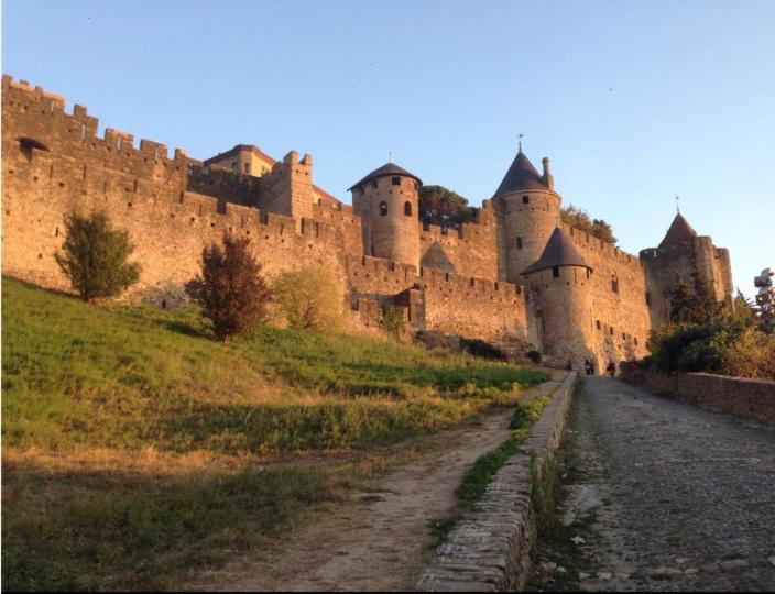Drissia&Othman Essential Appartamento Carcassonne Esterno foto